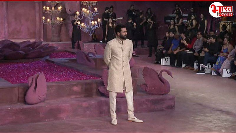 डोसा-चावल और आम खाकर भी सुपरफिट? विक्की कौशल की डाइट जानकर रह जाएंगे दंग! डोसा-चावल और आम खाकर भी सुपरफिट? विक्की कौशल की डाइट जानकर रह जाएंगे दंग!