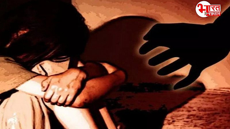 झुंझुनूं में मौलाना ने तोड़ी इंसानियत की हदें, तंत्र विद्या के नाम पर युवती की जिंदगी तबाह झुंझुनूं में मौलाना ने तोड़ी इंसानियत की हदें, तंत्र विद्या के नाम पर युवती की जिंदगी तबाह