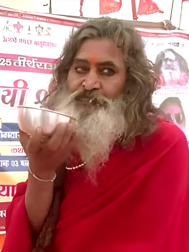 महाकुंभ 2025: जूना अखाड़े के 'चाय वाले बाबा' जोगी दास, चाय को बताया साधना का हिस्सा