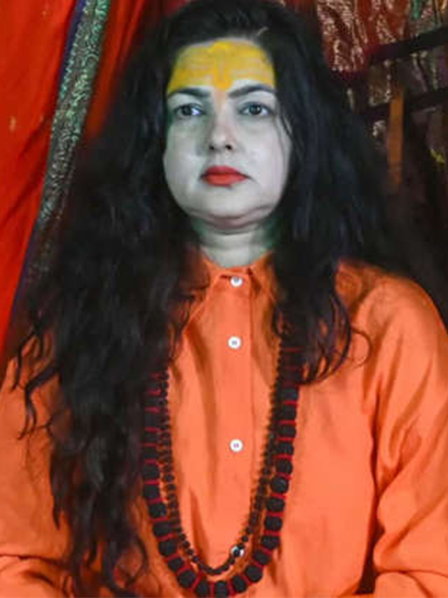 ममता कुलकर्णी की 3 बड़ी गलतियां पड़ी भारी, छिन गया महामंडलेश्वर पद, अखाड़े से भी निष्कासित
