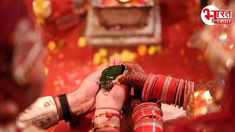 5 बीवियों वाला हेड कॉन्स्टेबल! बना'शादीशुदा शिकारी', करने जा रही 6वीं शादी फिर जो हुआ.. 5 बीवियों वाला हेड कॉन्स्टेबल! बना'शादीशुदा शिकारी', करने जा रही 6वीं शादी फिर जो हुआ..