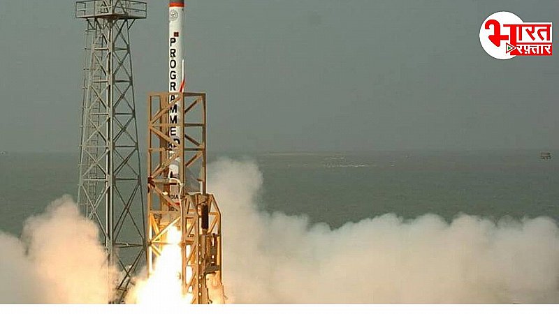Ind-Pakistan Tensions: S-400 और आकाश की जोड़ी ने उड़ाए पाकिस्तान के होश, जानिए कैसे करता है काम Ind-Pakistan Tensions: S-400 और आकाश की जोड़ी ने उड़ाए पाकिस्तान के होश, जानिए कैसे करता है काम