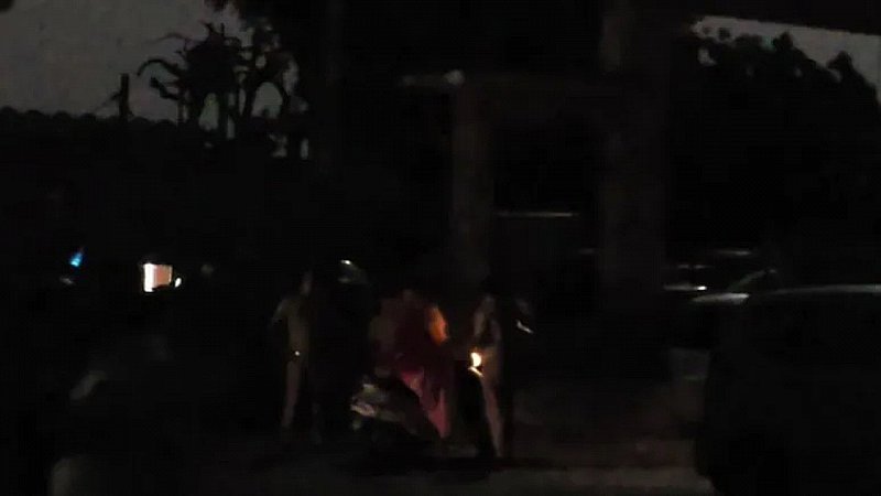 Rajasthan Alert: बॉर्डर एरिया में रातभर ब्लैकआउट, बाड़मेर में बजे सायरन, सीमाई इलाकों में छाया डर का सन्नाटा Rajasthan Alert: बॉर्डर एरिया में रातभर ब्लैकआउट, बाड़मेर में बजे सायरन, सीमाई इलाकों में छाया डर का सन्नाटा