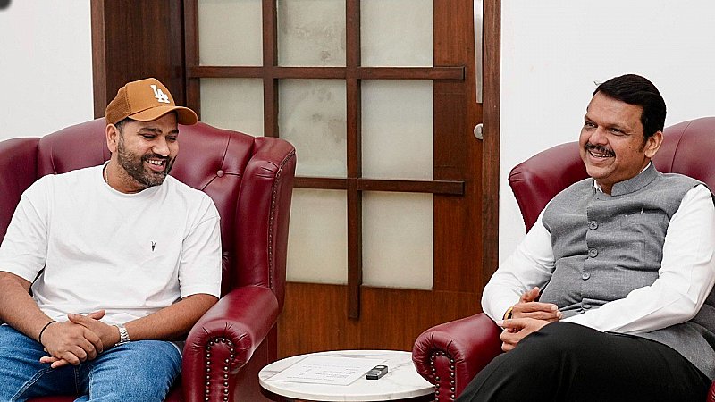 राजनीति की पिच पर उतरेंगे ‘हिटमैन’? CM फडणवीस से मुलाकात के बाद रोहित शर्मा को लेकर अटकलें तेज