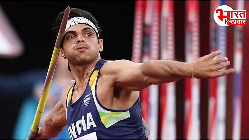नीरज चोपड़ा गोल्ड से चूके, 90.23 मीटर दूर फेंक कर जीता सिल्वर मेडल नीरज चोपड़ा गोल्ड से चूके, 90.23 मीटर दूर फेंक कर जीता सिल्वर मेडल