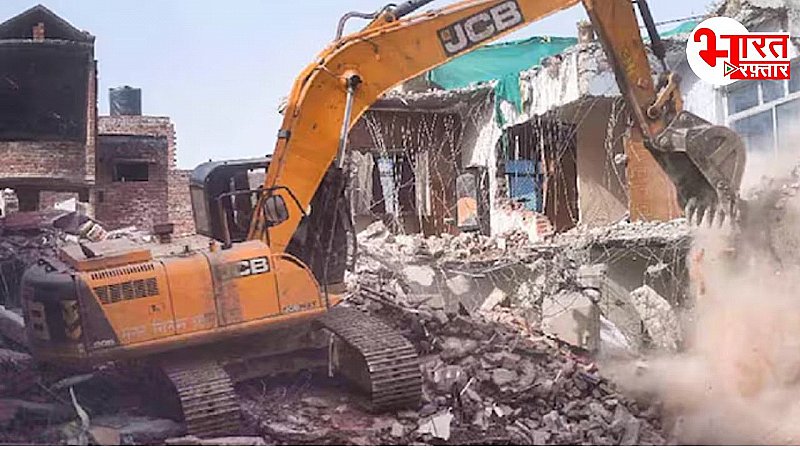 कोटा में हत्या के बाद भयंकर प्रदर्शन, आरोपी के घर पर हुआ बुलडोजर एक्शन, मुआवजे का भी ऐलान कोटा में हत्या के बाद भयंकर प्रदर्शन, आरोपी के घर पर हुआ बुलडोजर एक्शन, मुआवजे का भी ऐलान