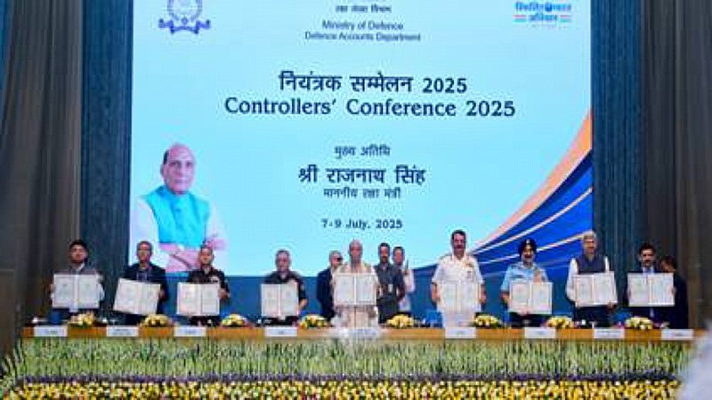 ऑपरेशन सिंदूर: वीरता के प्रदर्शन से स्वदेशी उपकरणों की ​विश्व में डिमांड बढ़ी: रक्षा मंत्री