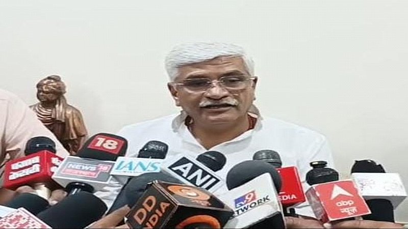 "कांग्रेस में अध्यक्ष कोई भी हो, लेकिन आलाकमान एक ही परिवार" 