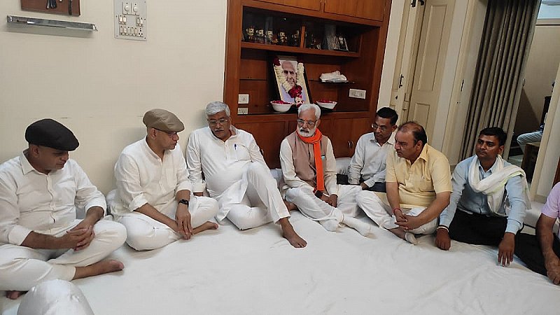 "कांग्रेस में अध्यक्ष कोई भी हो, लेकिन आलाकमान एक ही परिवार" 