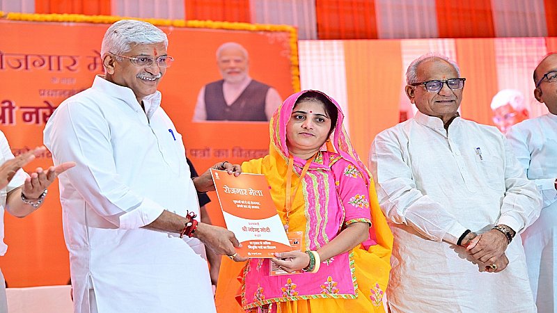 मोदीजी के नेतृत्व में बनी पारदर्शी व्यवस्था: केंद्रीय मंत्री शेखावत