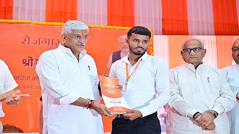 मोदीजी के नेतृत्व में बनी पारदर्शी व्यवस्था: केंद्रीय मंत्री शेखावत