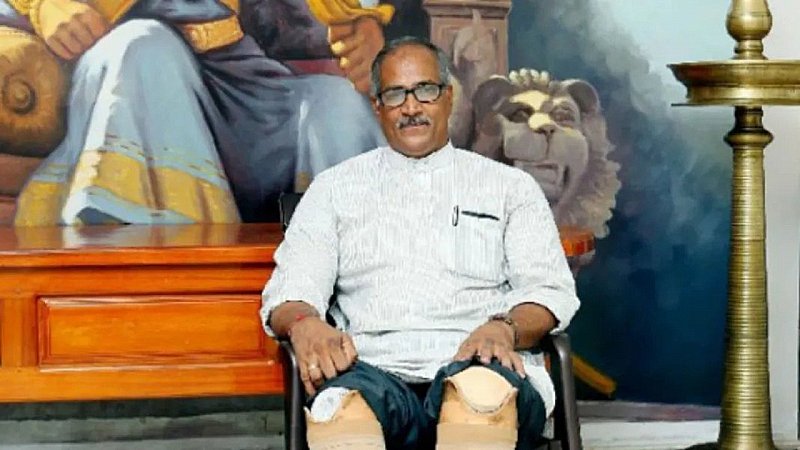 वामपंथी हिंसा के शिकार C सदानंदन मास्टर अब बने राज्यसभा सांसद,राष्ट्रपति ने किया नामित वामपंथी हिंसा के शिकार C सदानंदन मास्टर अब बने राज्यसभा सांसद,राष्ट्रपति ने किया नामित